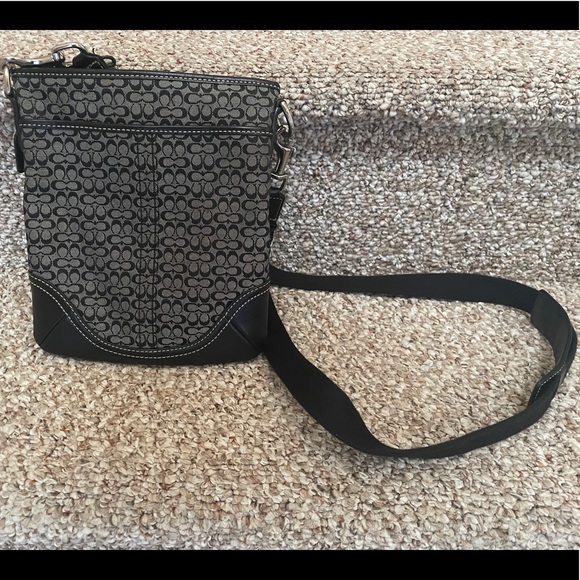 Black Coach Signature Crossbody Purse - Picture 1 of 6